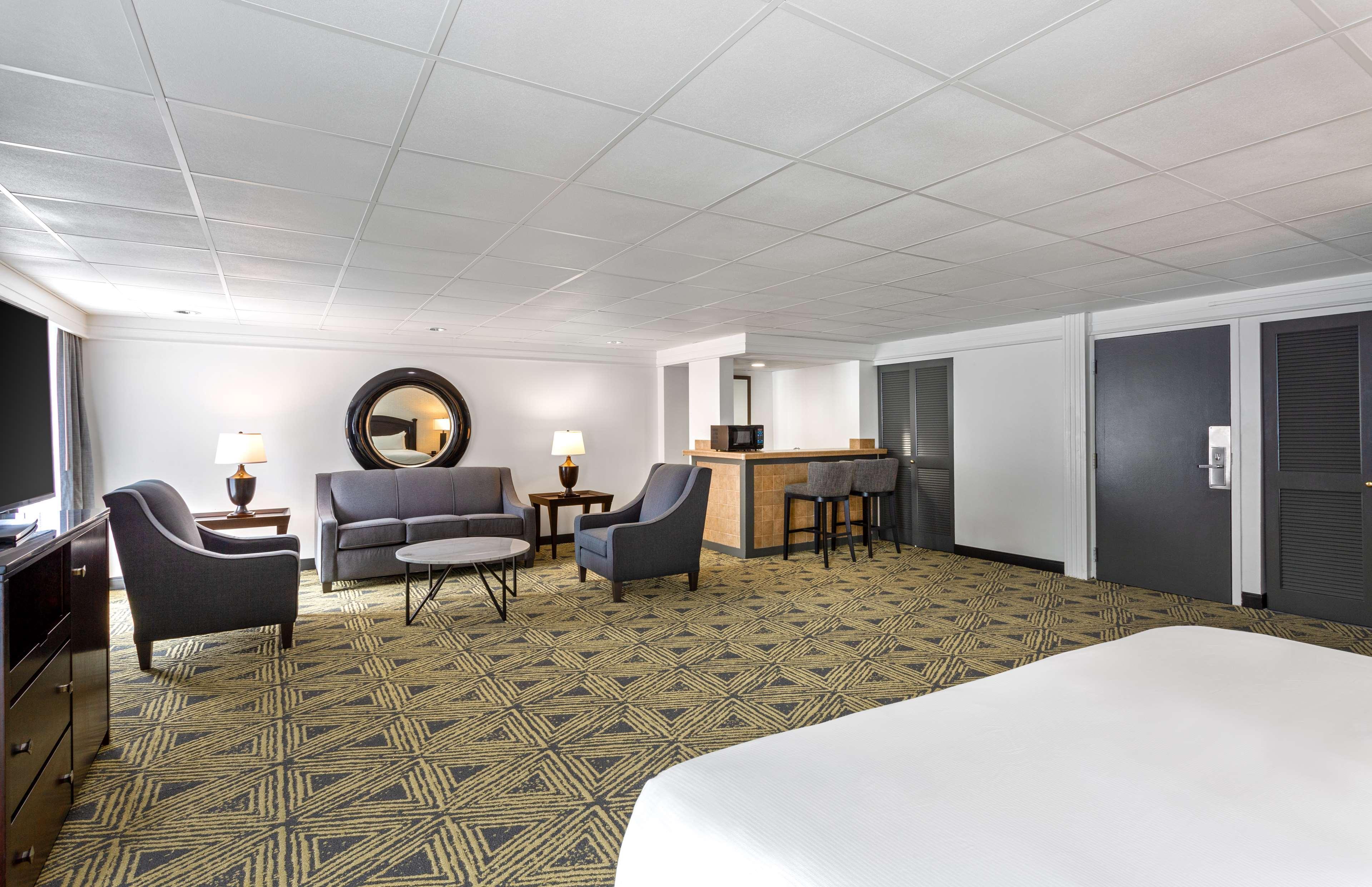 Hotel Doubletree By Hilton Pittsburgh - Meadow Lands Washington Exterior foto
