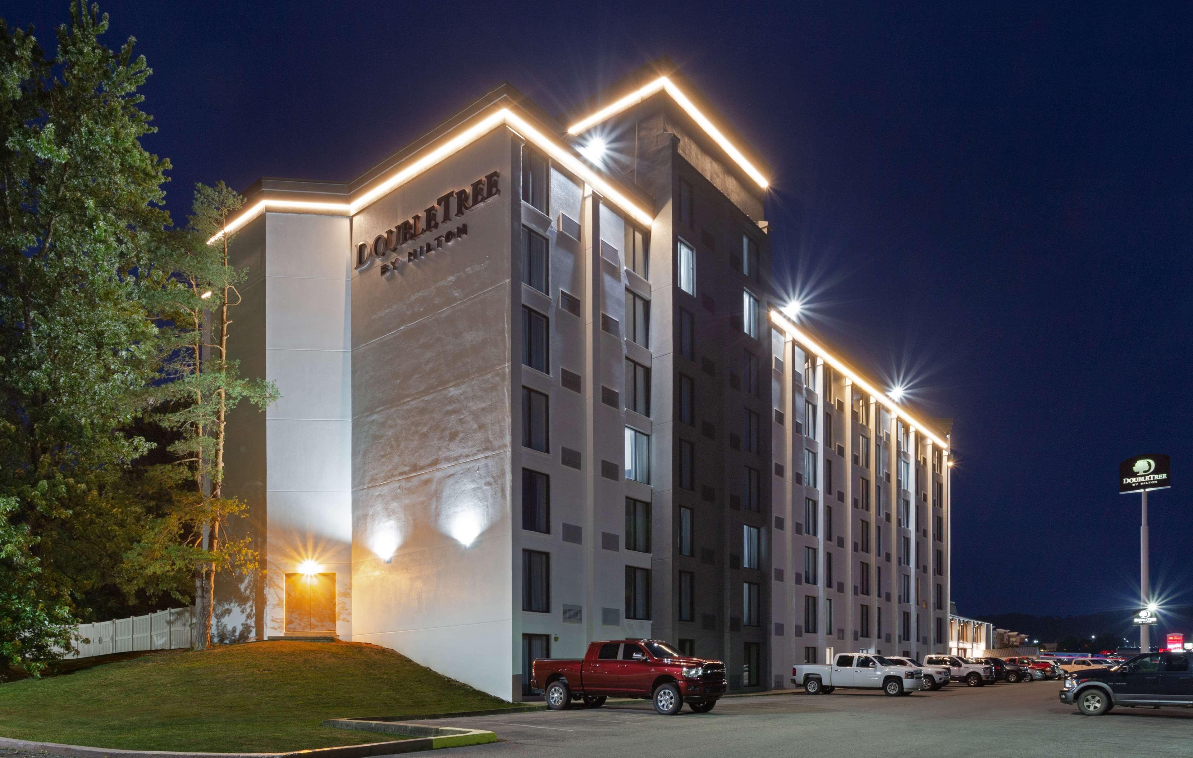 Hotel Doubletree By Hilton Pittsburgh - Meadow Lands Washington Exterior foto